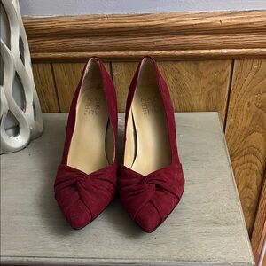 Naturalizer Burgundy Suede Heels